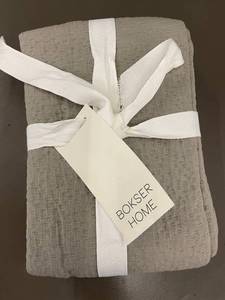 lot 26 image: Bokser Home Pebble Matelasse King Sham 100 Percent Cotton
