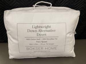 lot 3 image: Bokser Home Lightweight Down Alternative Duvet, FullQueen