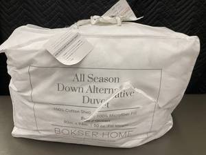 lot 20 image: All Season Down Alternative Duvet FullQueen by Bokser Home
