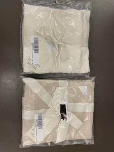 lot 49 image: Pair of 100% French Linen Sham Covers - Euro and Lumbar