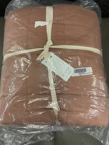 lot 63 image: King French Linen Box Stitch Quilt - Clay