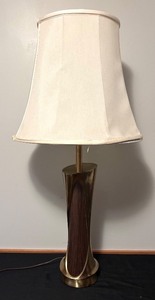 lot 92 image: Mid-Century Brass and Wood Table Lamp