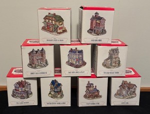 lot 97 image: Set of 9 The Americana Collection Village Buildings