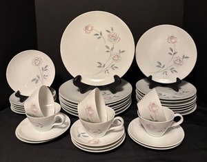 lot 114 image: Vintage Noritake Roselin China Dinnerware Set