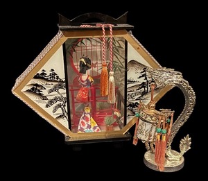 lot 195 image: Asian Style Decor with Dragon Motif and Geisha Design