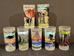 lot 207 image: Set of 4 Vintage Frosted California Scenes Highball Glasses