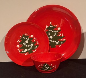 lot 238 image: Wachtersbach Germany Christmas Tree Plates and Bowl Set