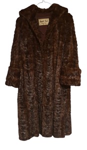 lot 243 image: Vintage Gould Furs Minneapolis Fur Coat