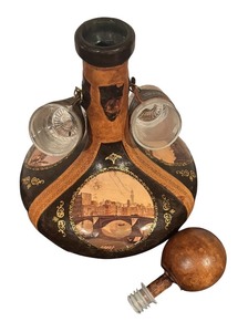 lot 255 image: Vintage Leather Decanter with Glasses and Scenic Italy Design
