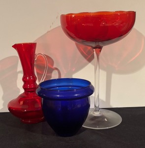 lot 262 image: Set of 3 Vibrant Colored Glass Decor Pedestal Bowl, Vase and Pitcher