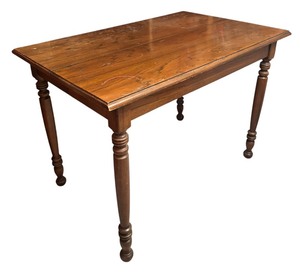 lot 289 image: Vintage Wooden Table with Turned Legs