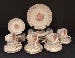 lot 293 image: Vintage Nautilus Vintage China Dinnerware with Floral Design
