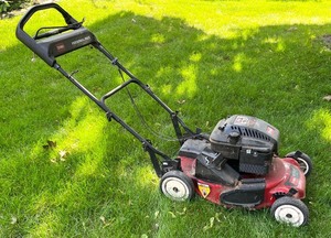 lot 74 image: Toro Recycler Personal Pace 6.0 HP Gas Lawn Mower