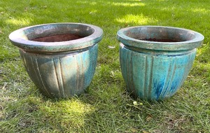 lot 78 image: Pair of Large Glazed Ceramic Outdoor Planters