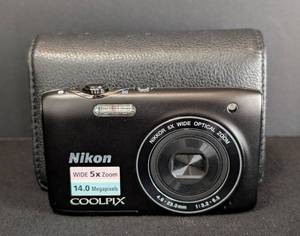 lot 271A image: Nikon Coolpix S3100 Camera