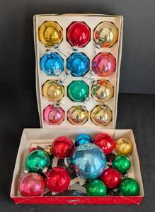 lot 281 image: Colorful Vintage Glass Christmas Ornaments