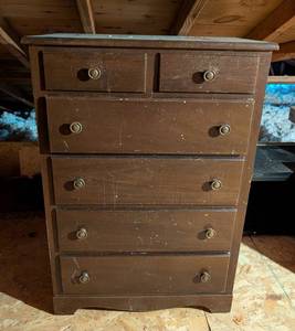 lot 275 image: Vintage Painted Wood Dresser