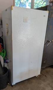 lot 258 image: Kenmore Upright Freezer