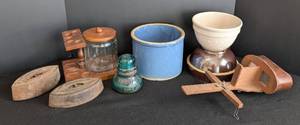 lot 253 image: Assorted Vintage Delights