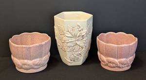 lot 176 image: Red Wing Vintage Ceramic Planters