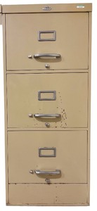 lot 289 image: LO - Vintage 3-Drawer File Cabinet, 42in High, Beige Metal