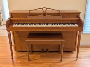 lot 19 image: LR - Cable Upright Piano with Bench, 58 Inch Wide Oak Finish