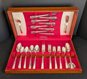 lot 154 image: LR - Holmes & Edwards Vintage Silverplate Flatware Set, Service for 8 with Case
