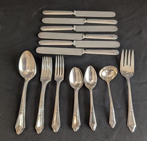 lot 163 image: K - Tudor Plate Oneida Community Vintage Silverplate Flatware Set with 6 Forks and 6 Butter Knives