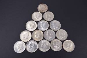 lot 1 image: 1964 Kennedy Half Dollar Silver Coins Lot