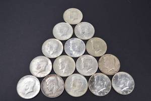 lot 3 image: 1964 Kennedy Half Dollar Silver Coins Lot