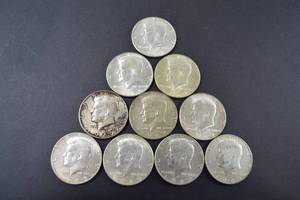 lot 12 image: Group of 10 Kennedy Half Dollars 1966-1969