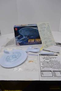 lot 135 image: Star Trek U.S.S. Enterprise NCC-1701-D 12500 Scale Model Kit