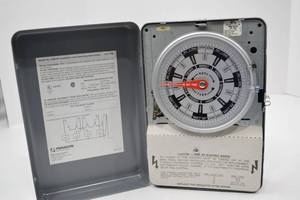lot 140 image: Paragon 7008-00 Electrical Timer Switch 120V 60Hz