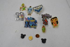 lot 160 image: Disney Character and Theme Park Trading Pin Lot - 9 Pins Mixed Series
