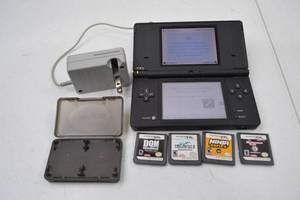 lot 191 image: Nintendo DSi Console w Charger, 5 Games, and Game Case
