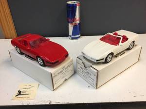 lot 105 image: AMTERTL 1992 & 1994 Corvette - Promo Cars