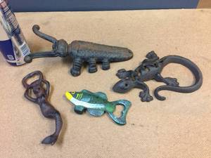 lot 108 image: Cast Iron Including Beatle Boot Jack