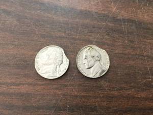 lot 128 image: 2 Clip-Error Jefferson Nickels 1975 - 1985