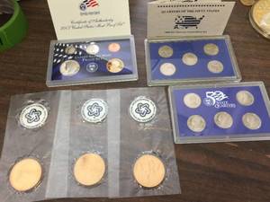 lot 138 image: U.S. Coin Proof Sets - Commemorative Rounds