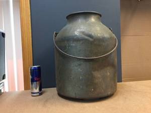 lot 166 image: Vintage Metal Can with Handle - For Fall Decor