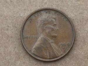 lot 184 image: 1969 D Lincoln Penny Floating Roof Error Coin