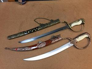 lot 202 image: 2 Fantasy Type 17 Decorative Swords