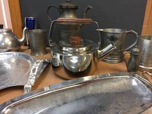 lot 223 image: Group VintageMCM Kitchenware Serving Pieces