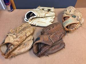 lot 248 image: 4 Vintage Leather Ball Gloves - Right Hand Throw
