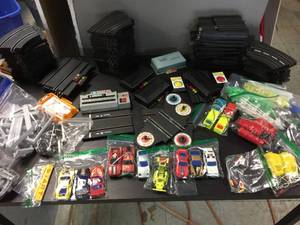 lot 259 image: Group Vintage Slot Cars - TrackAccessories
