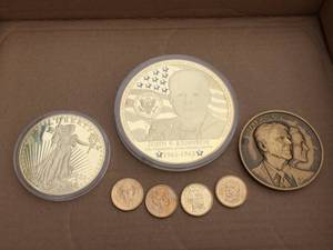 lot 273 image: U.S. Presidential Coins - Rounds - Large Kennedy Round is nice