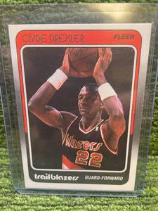 lot 32 image: 1988 Fleer Clyde Drexler