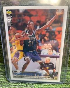lot 89 image: 1995 Upper Deck Collectors Choice Kevin Garnett Rookie Card