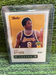 lot 112 image: 1999 Upper Deck Retro Kobe Bryant