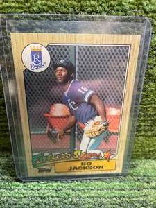 lot 114 image: 1987 Topps Bo Jackson Future Stars Rookie Card